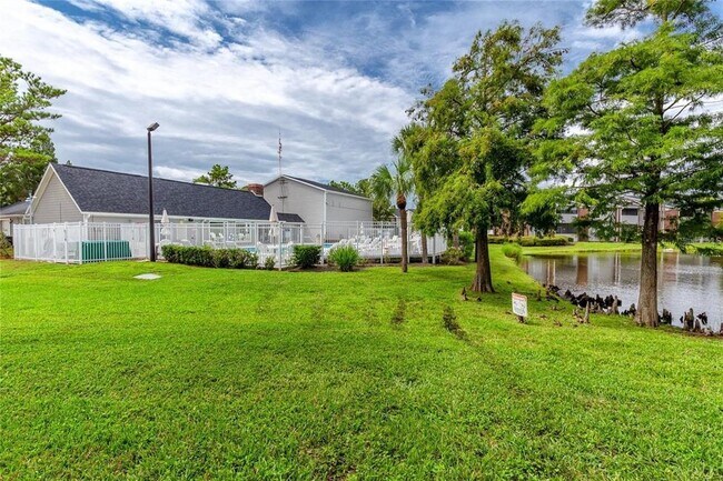 Building Photo - 1400 Gandy Blvd N