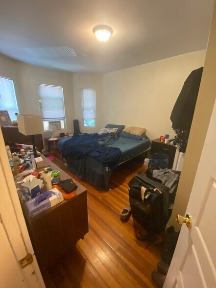 Building Photo - 151 Boston St