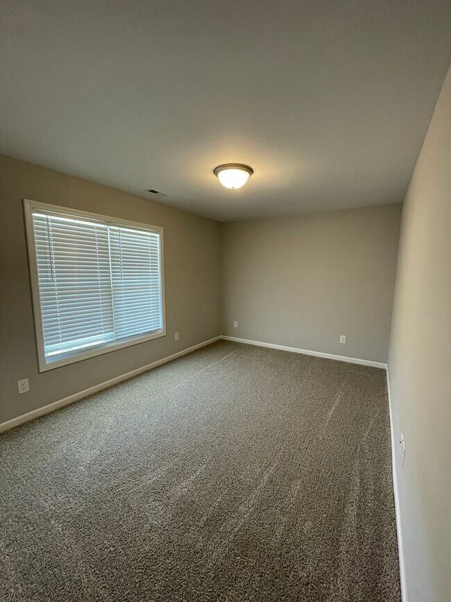 Building Photo - 219 Grist Mill Dr