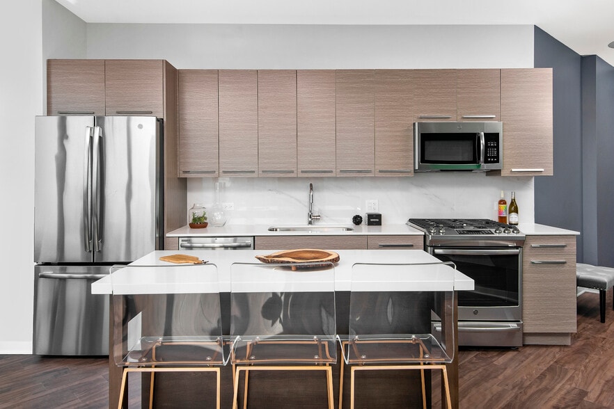 Building Photo - 727 West Madison