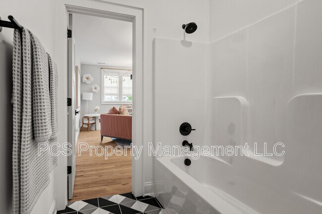 Building Photo - 3618 Graythorne Dr