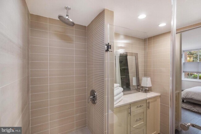 Building Photo - 1301 20th St NW