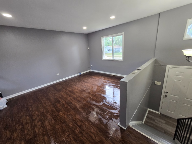 Building Photo - 619 Brookline St