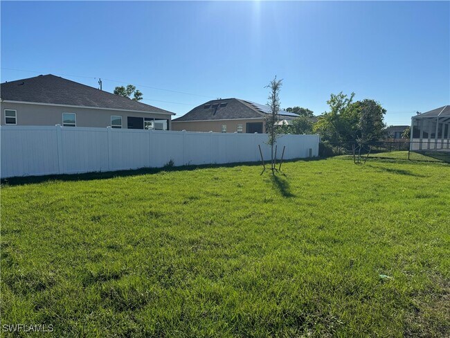 Building Photo - 1523 SW 19th Pl