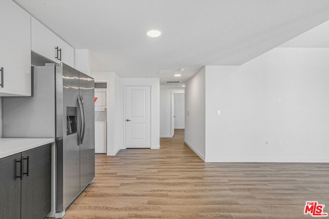 Building Photo - 10824 Blix St