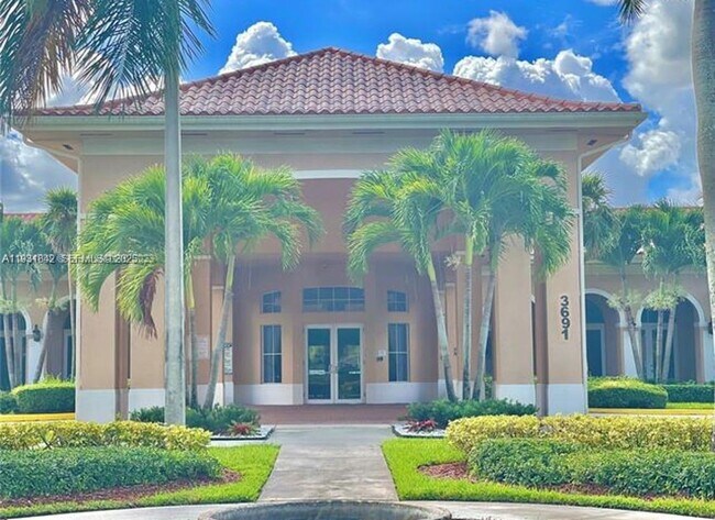 Building Photo - 16972 SW 33rd Ct