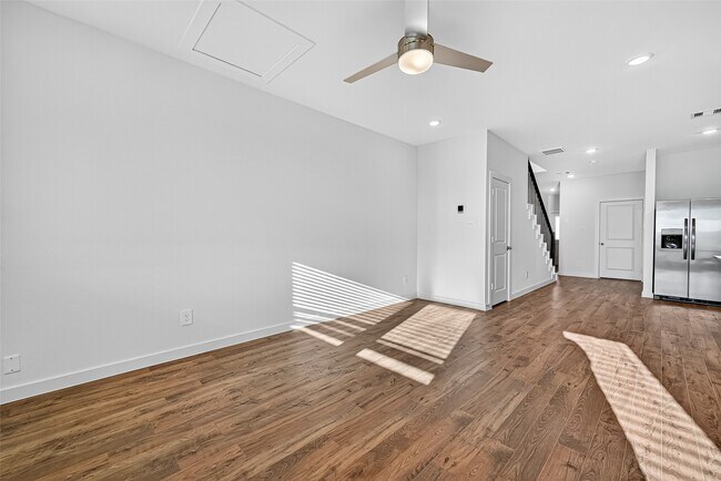 Building Photo - 3518 Mockingbird Ln