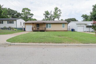 Building Photo - Charming 2 Bed, 1 Bath Home!