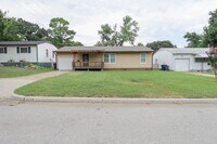 Building Photo - Charming 2 Bed, 1 Bath Home!