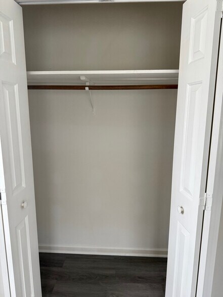 Building Photo - 105 Marcus Dr