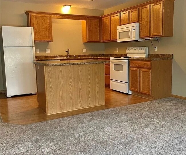 Building Photo - 3005 SW Sharmin Ln