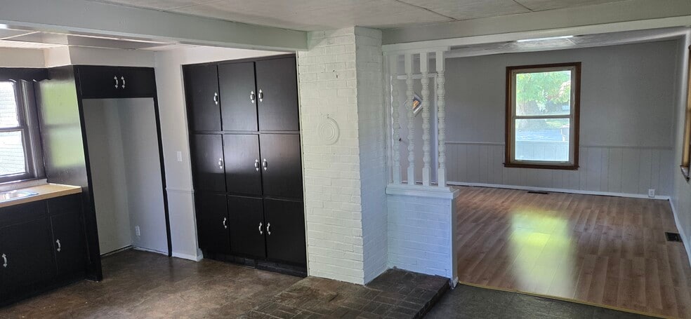Building Photo - 1125 Carlisle Ave