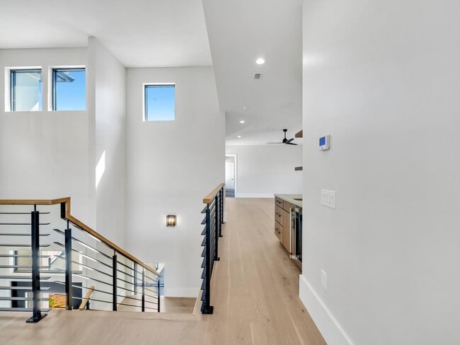 Building Photo - 330 Kelly Plantation Dr