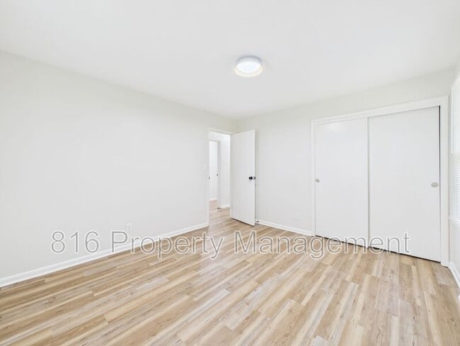 Building Photo - 8215 Ruskin Way