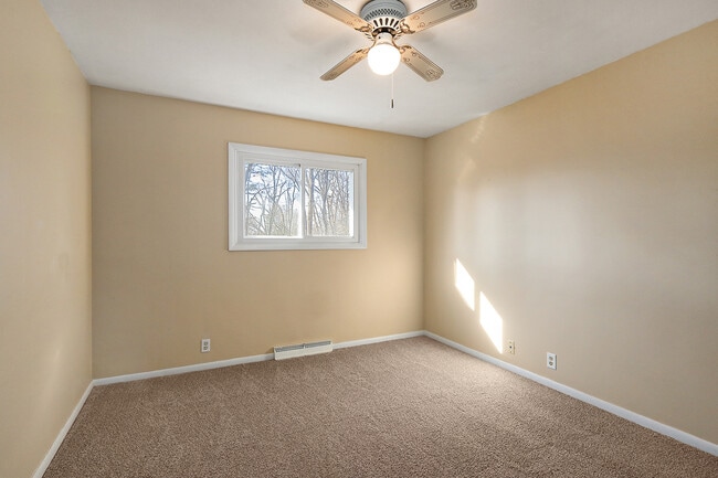 Building Photo - 1320 54th St SE