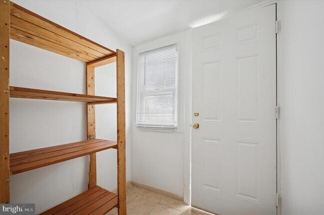 Building Photo - 5753 Hunter St