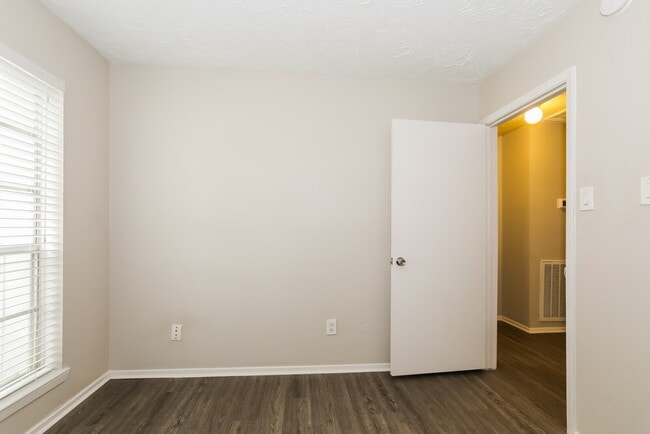 Building Photo - 7318 Sunlight Ln