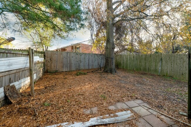 Building Photo - 163 Spruance Rd