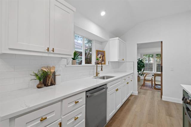 Building Photo - 822 Trevor Way