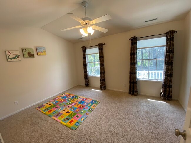 Building Photo - 2721 Hampton St