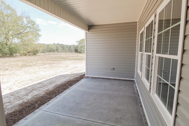 Building Photo - 116 Station Drive