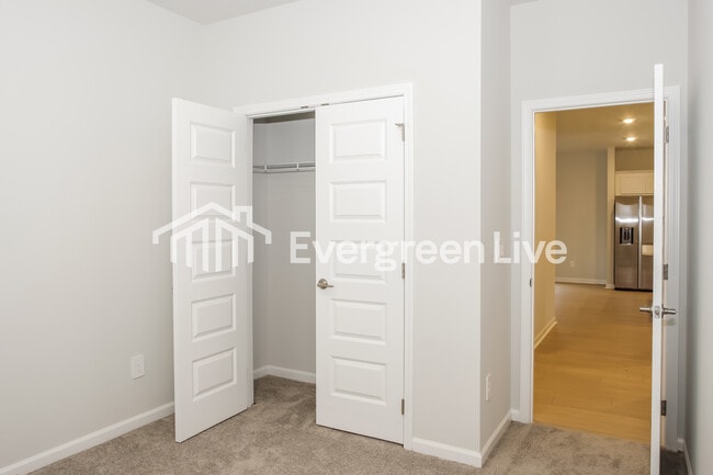 Building Photo - 154 Fenwick Pl