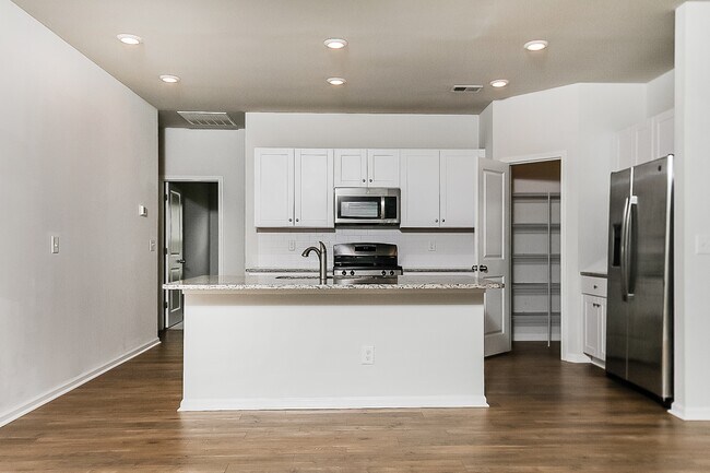 Building Photo - 136 Reindeer Rd S