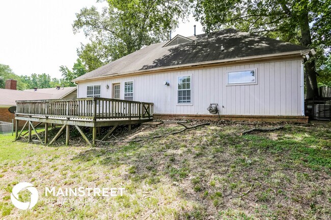 Building Photo - 6860 Hickory Crest Dr