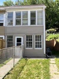 Building Photo - 943 High Bluff St