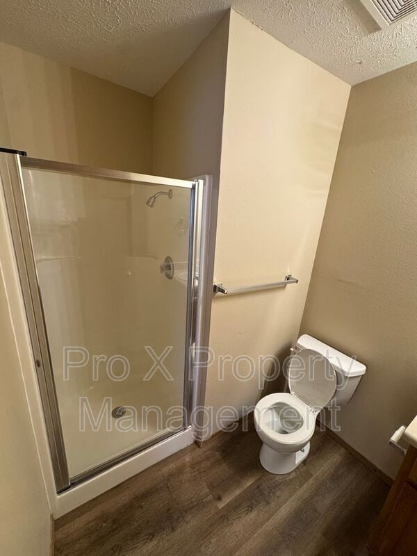 Building Photo - 2123 Southfork Dr