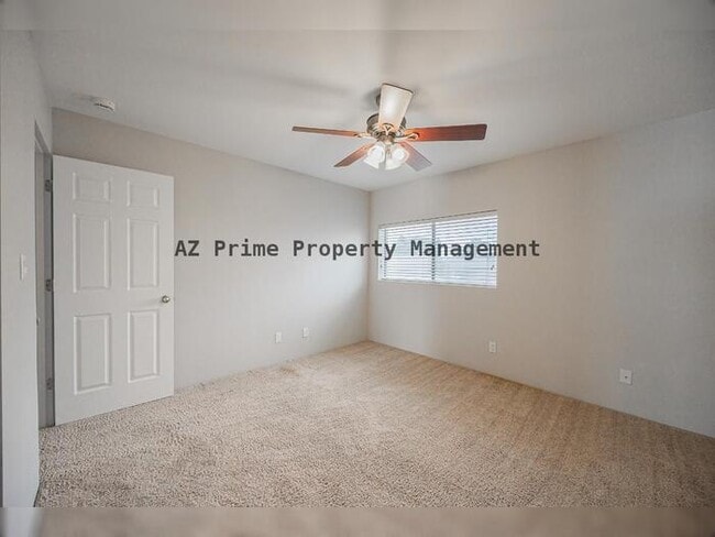 Building Photo - 4922 N 42nd Way