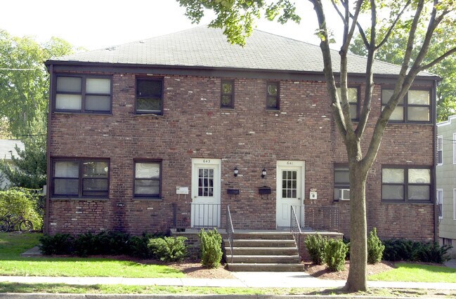 Primary Photo - 641-653 Chestnut Ave