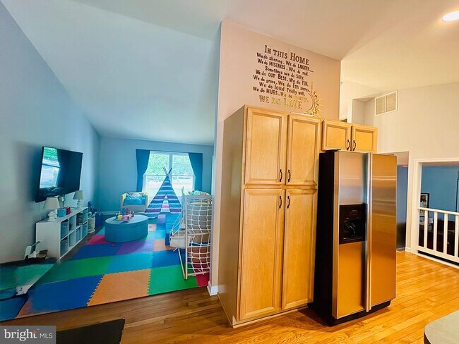 Building Photo - 702 Cloverfields Dr