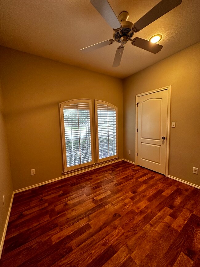 Building Photo - 3105 Southridge Ct
