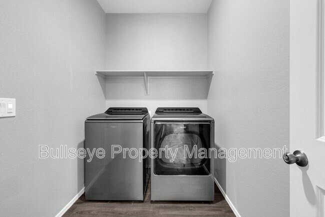 Building Photo - 17345 W Spur Dr