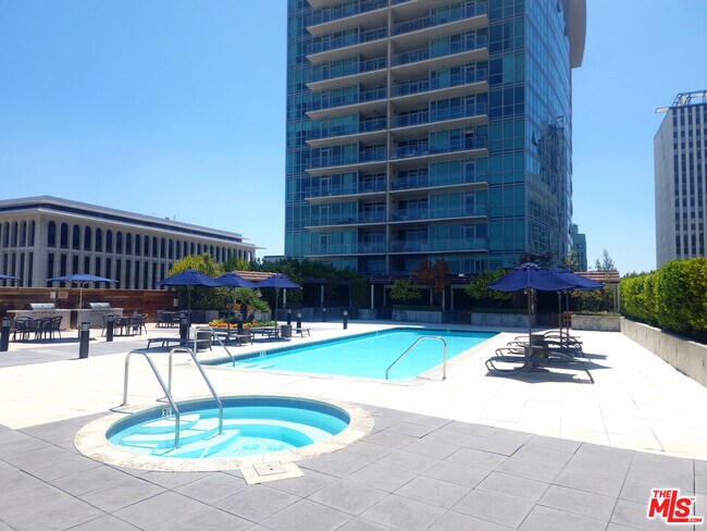 Building Photo - 3785 Wilshire Blvd