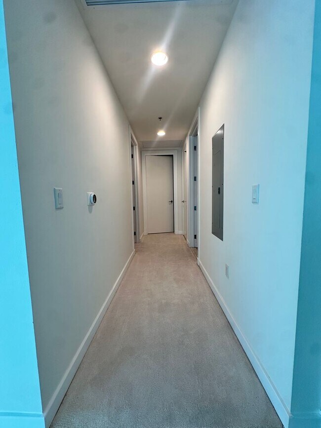 Building Photo - 4525 Dean Martin Dr