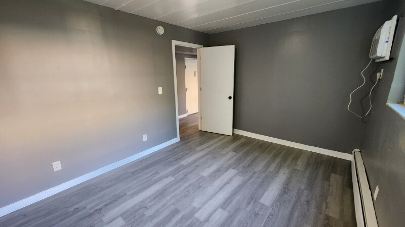 Building Photo - 805 Harris Ave
