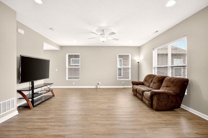 Building Photo - 7086 Celebration Dr