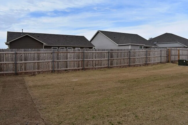 Building Photo - Your new home in Stone Horse is waiting for you! Come see this beautiful 3 bedroom, 2 bath home!