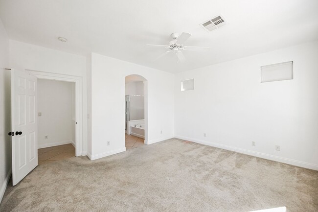 Building Photo - Welcome Home!  One Store Home