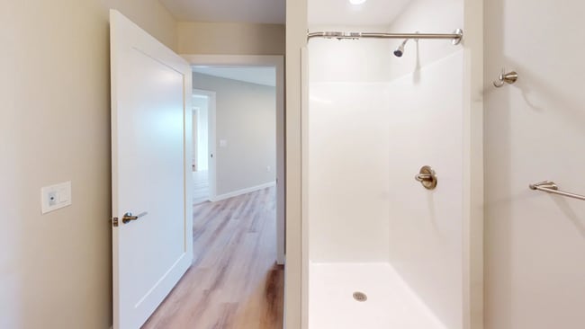 Interior Photo - 608 E Chalmers