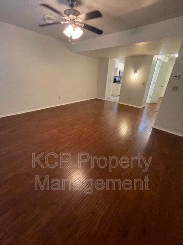 Building Photo - 803 S 24th St