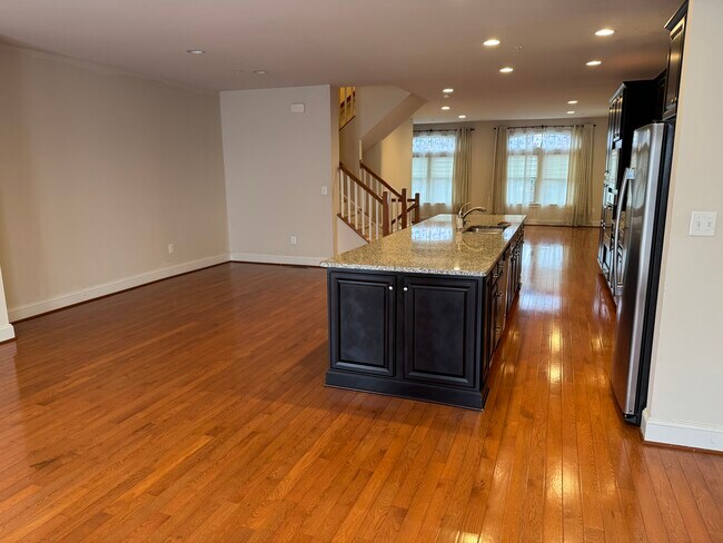 Building Photo - 9170 Kenway Ln