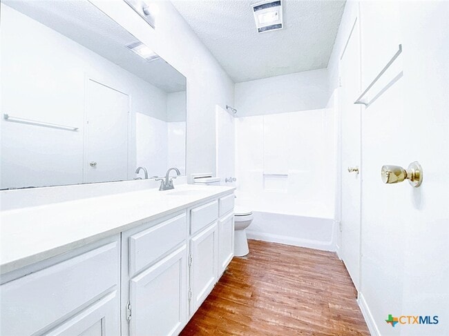 Building Photo - 106 Hughson Ct