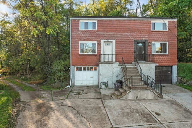 Building Photo - 448 Jacobson Dr