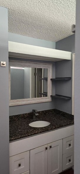 Building Photo - 96 Streamwood