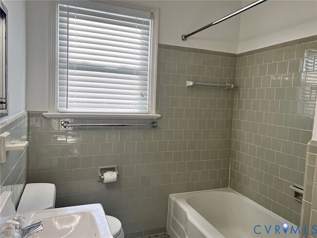 Building Photo - 10894 Tiller Rd