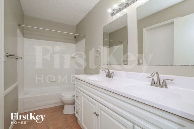 Building Photo - 8 Sandpiper Ct