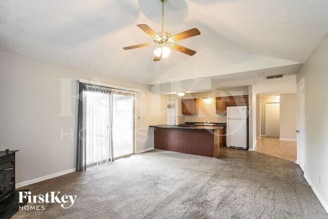 Building Photo - 10100 E 63rd St